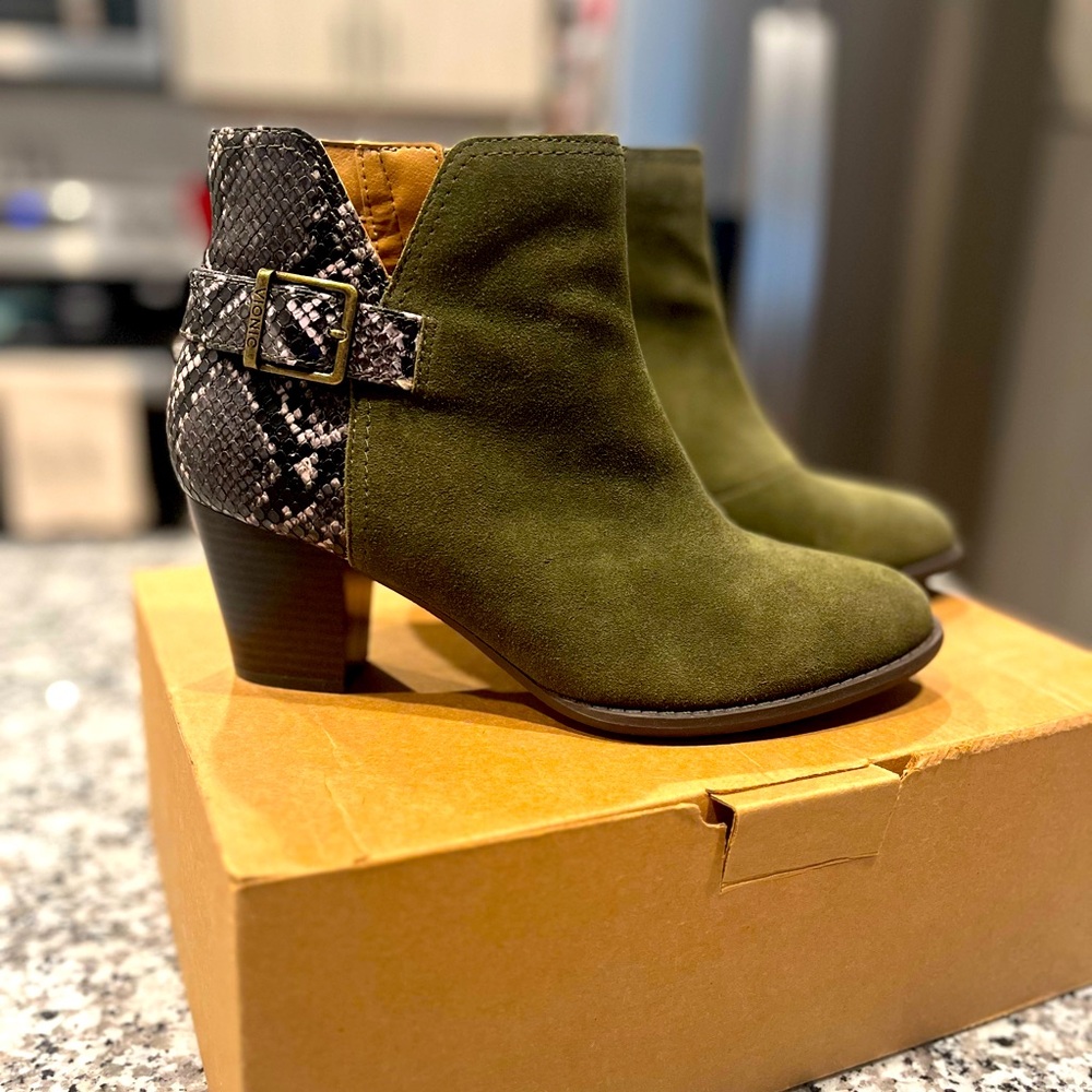 BRAND NEW! Never worn!